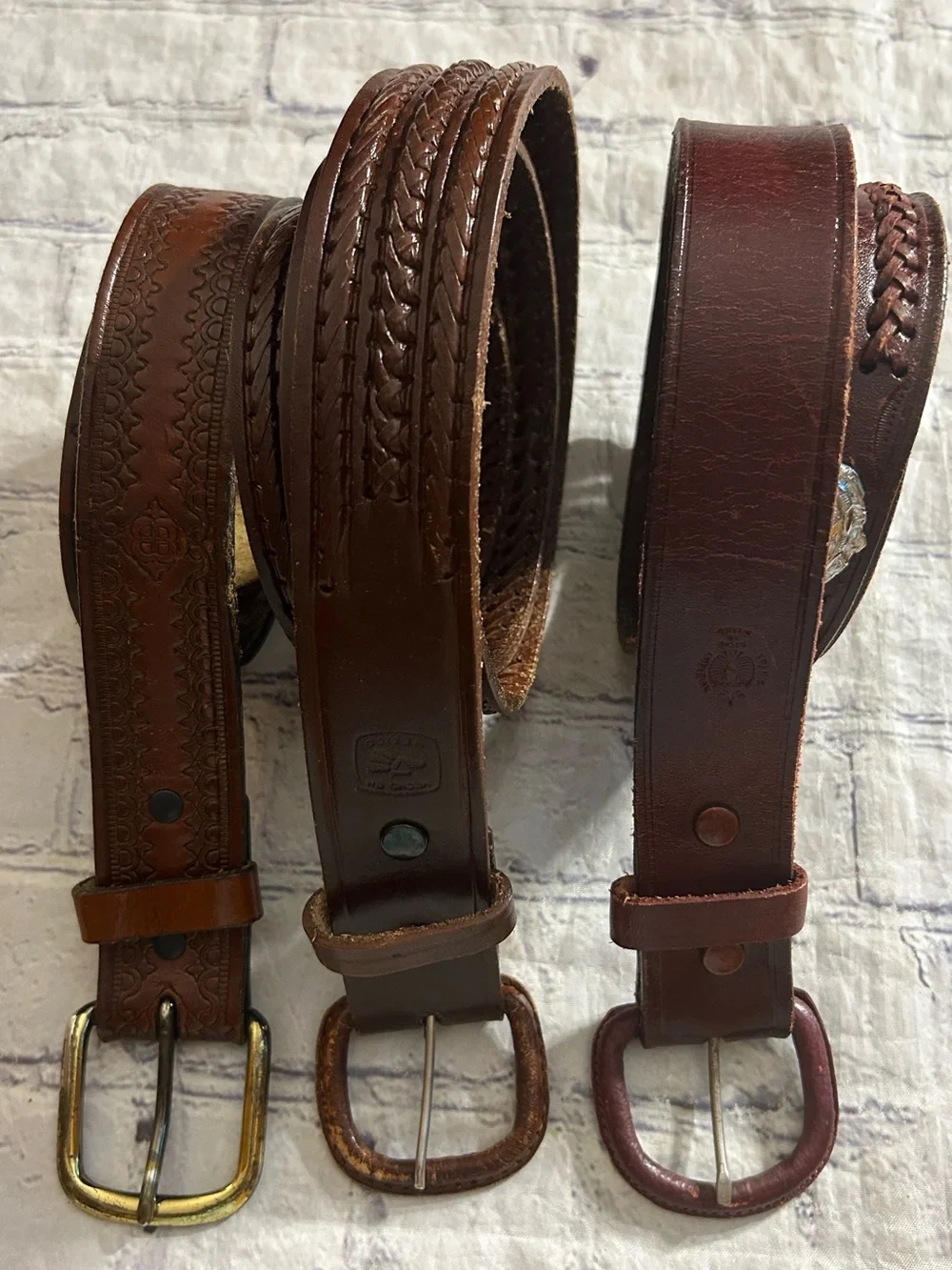 LOT OF (3) BROWN EMBOSSED LEATHER WESTERN CHANGEABLE BUCKLES BELTS MENS 42